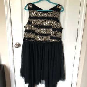 18W Trixxi Black and Gold Formal Dress